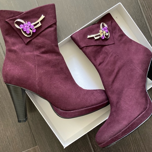 Brand elegant new boots- Nice Burgundy color - Picture 1 of 4